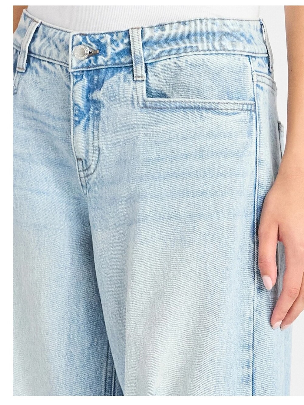 No Boundaries Women's Plus Distressed Denim Jeans, 30'' Inseam - Picture 5 of 6